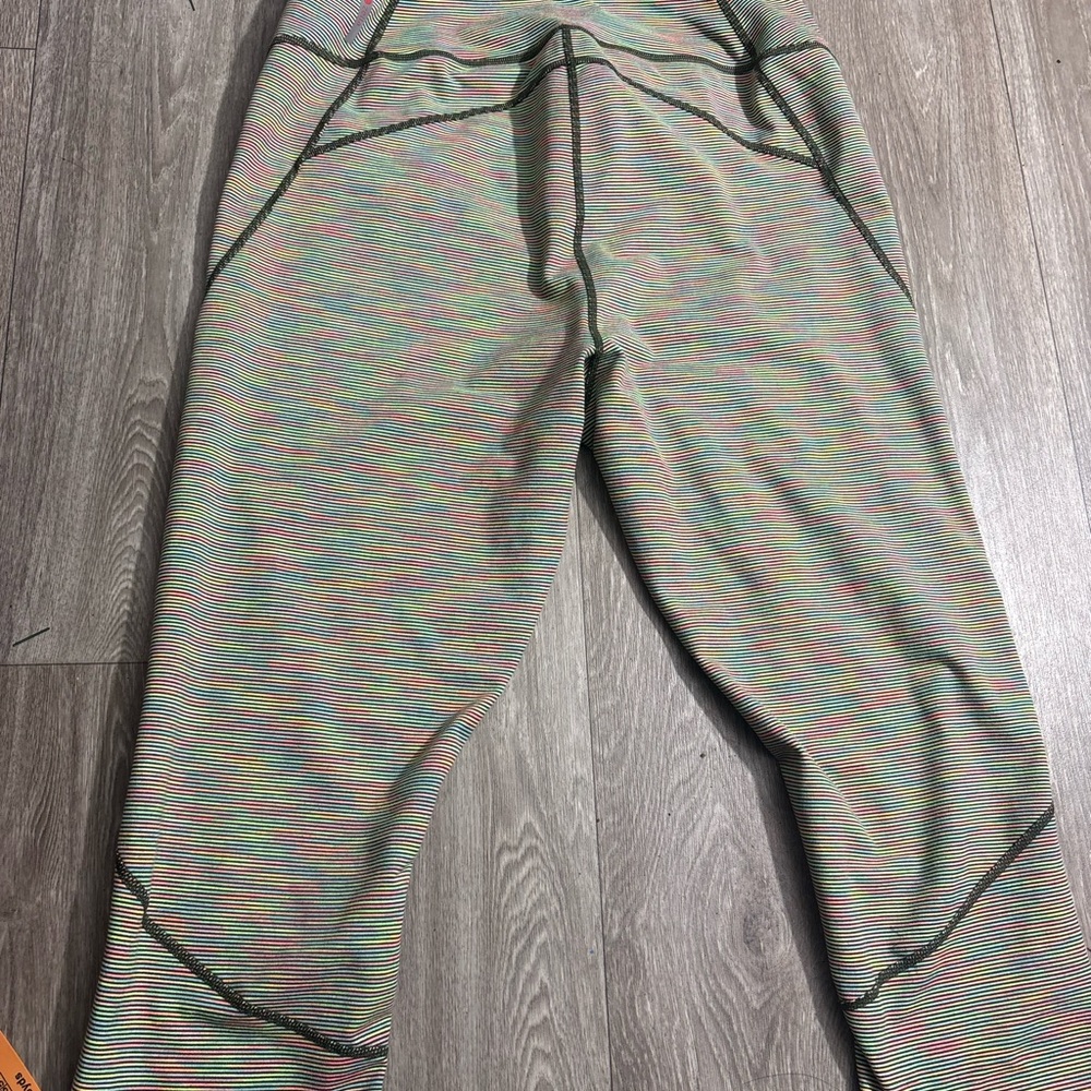 Multicolor Patterned Leggings - image 4